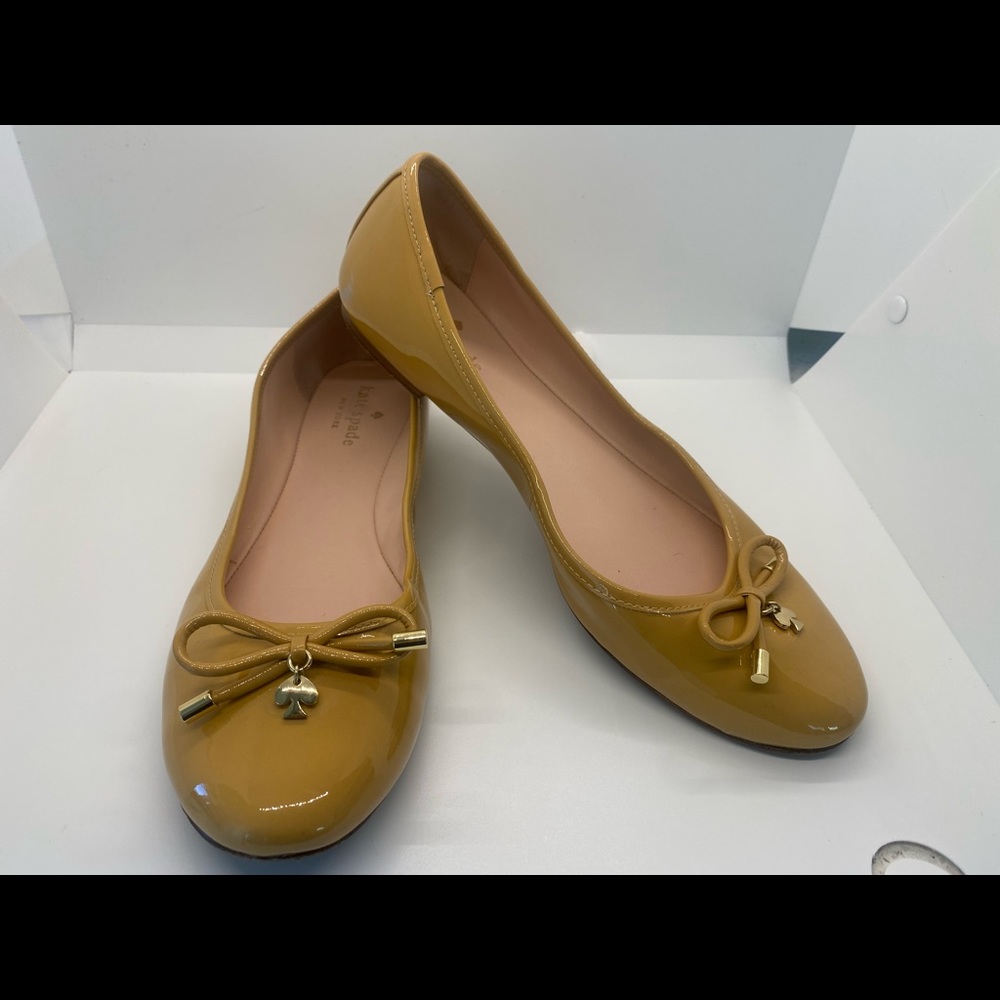 Kate Spade Beige Cream Patent Leather Ballet Flats 9 M